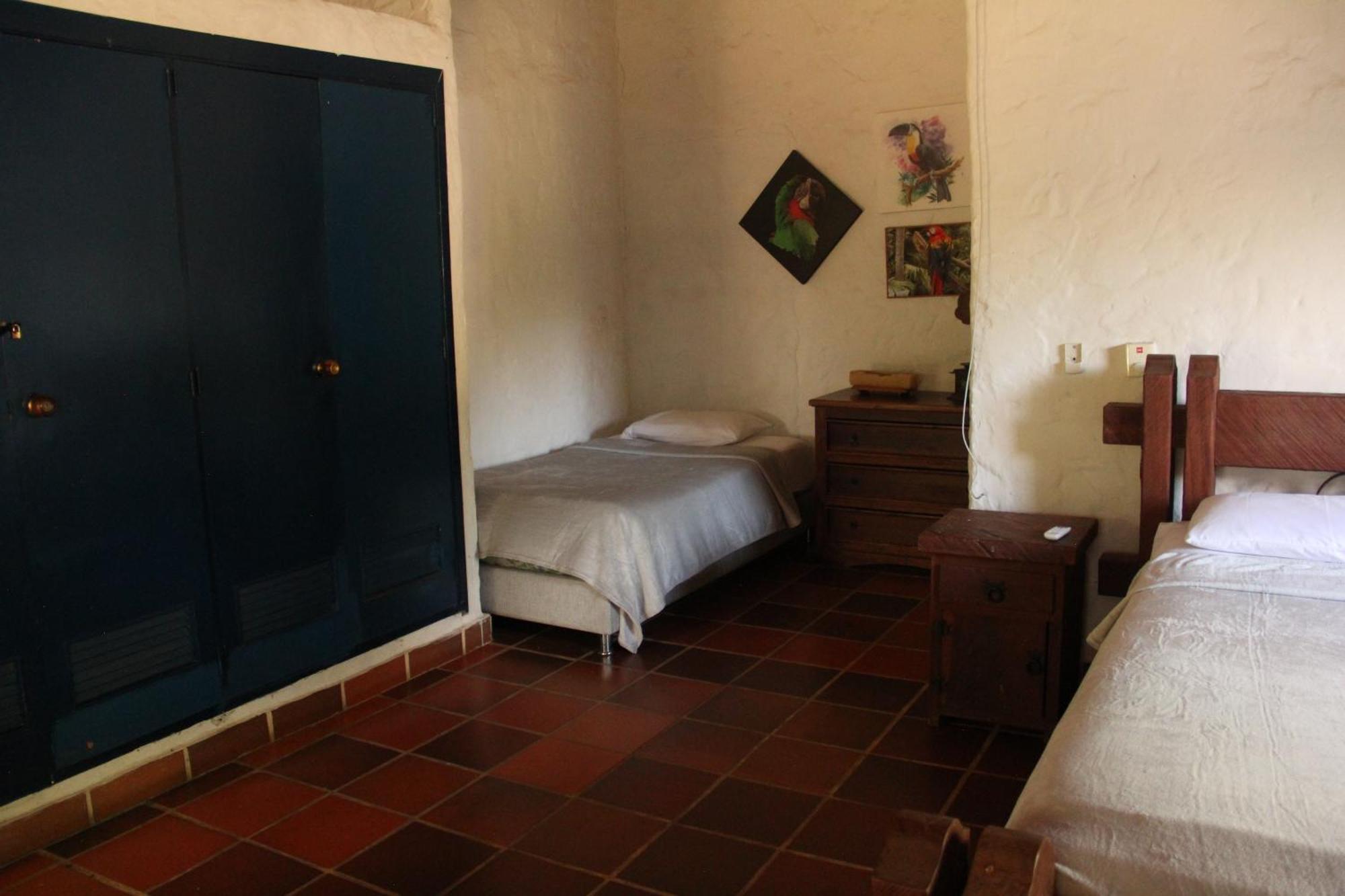Hermosa La Rochela, Holiday home *
