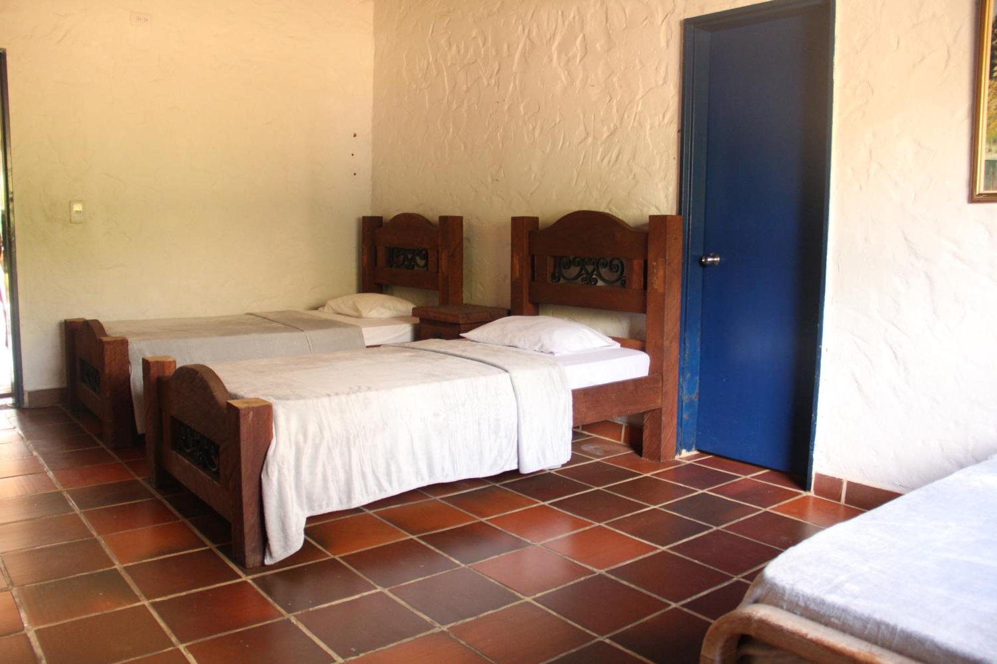Hermosa La Rochela, Holiday home *